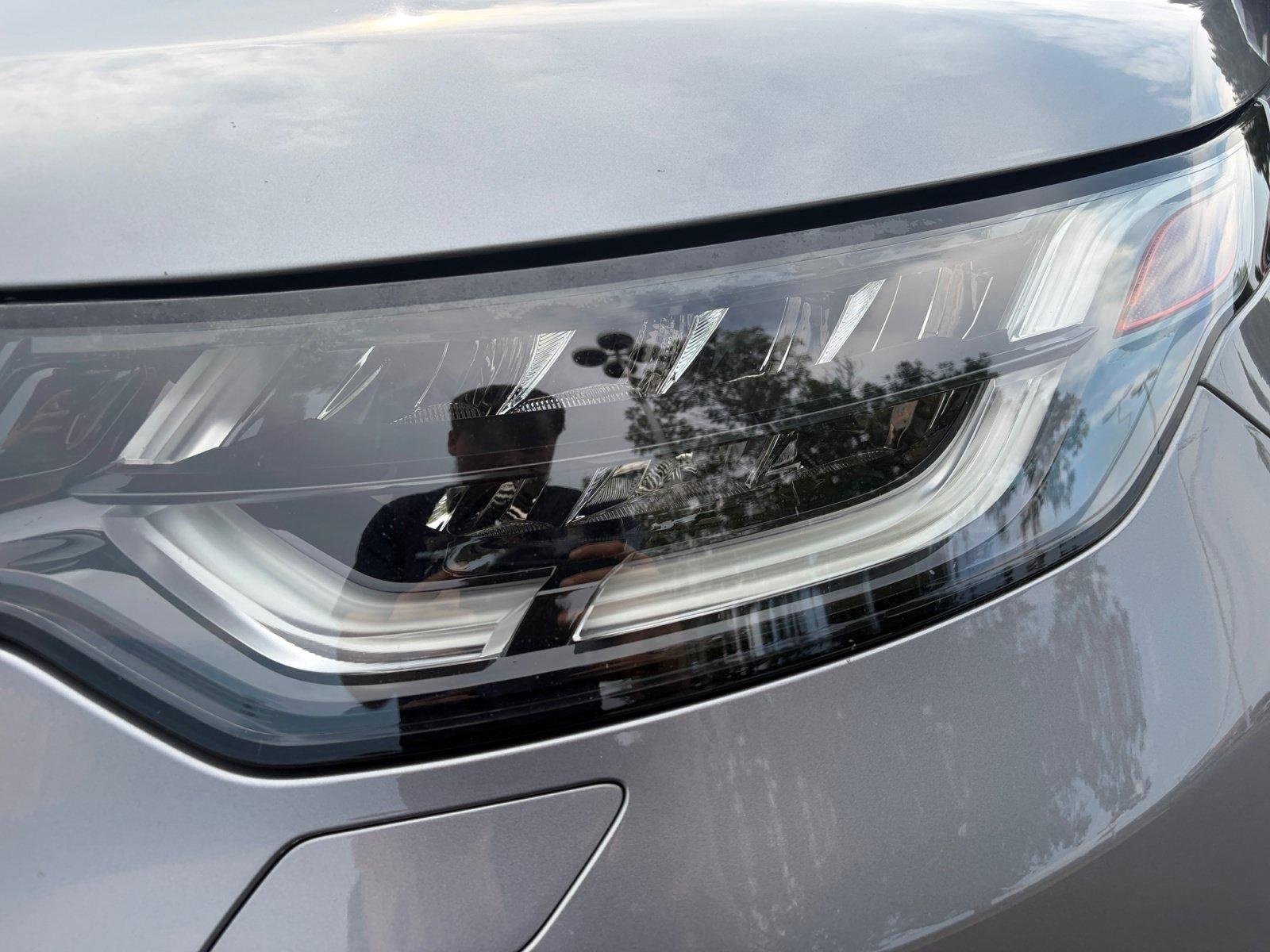 Used 2020 Land Rover Discovery HSE AWD/4WD image 9