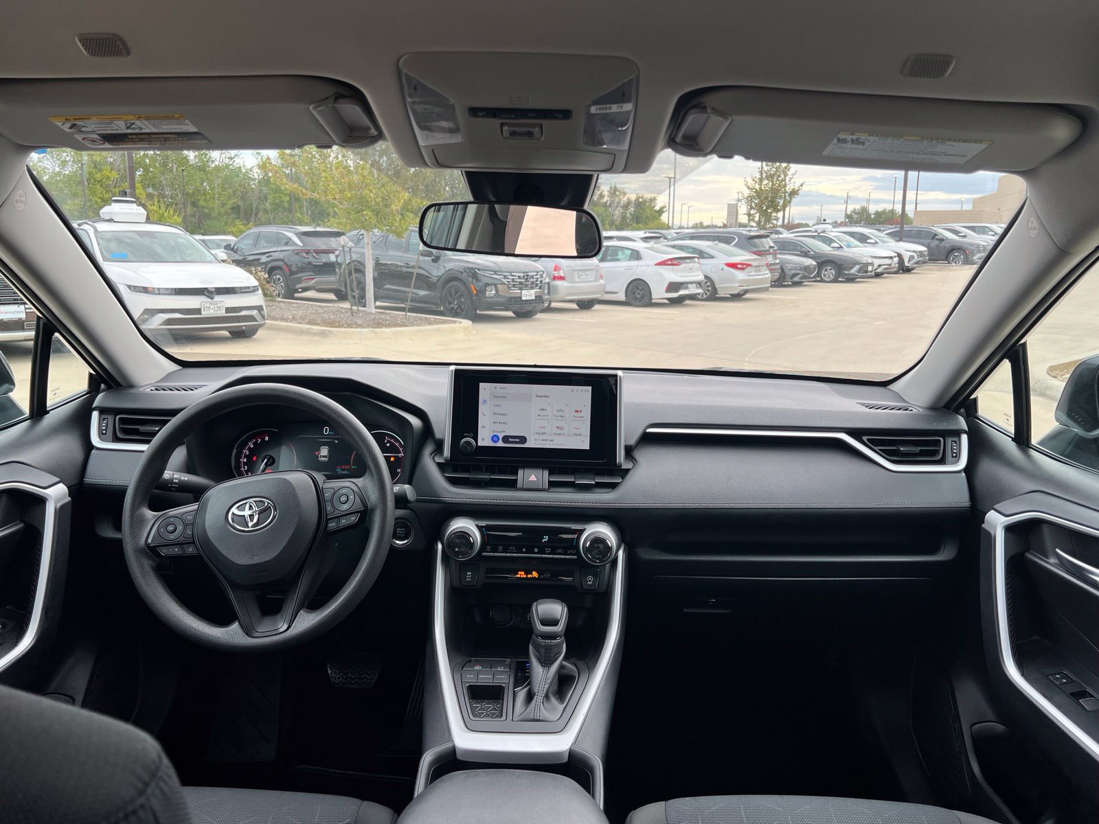 Used 2025 Toyota RAV4 XLE FWD image 20