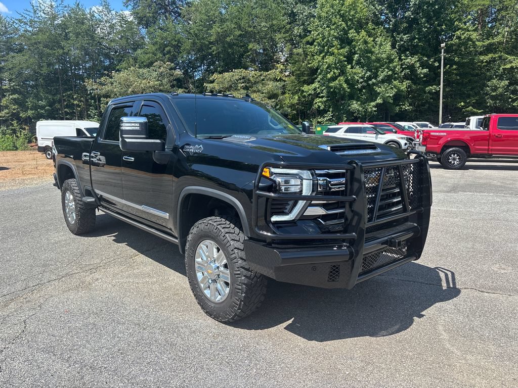 Used 2025 Chevrolet Silverado 3500 High Country w/ Technology Package AWD/4WD image 3