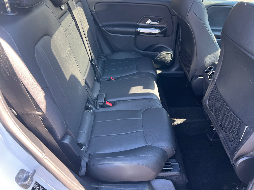 Used 2023 Mercedes-Benz GLB 250 w/ Premium Package image 15