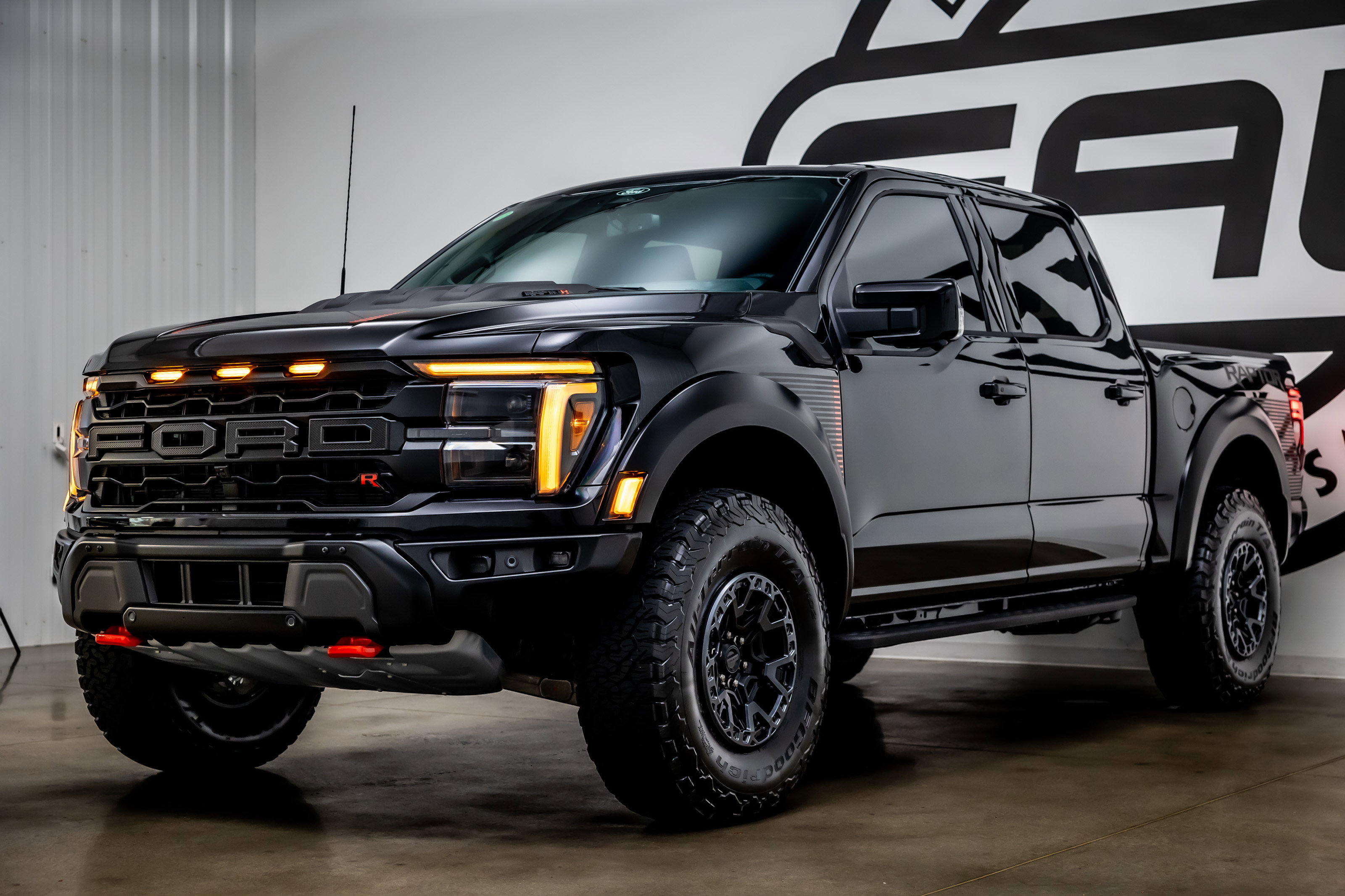 Used 2025 Ford F150 Raptor w/ Equipment Group 803A Raptor R image 30