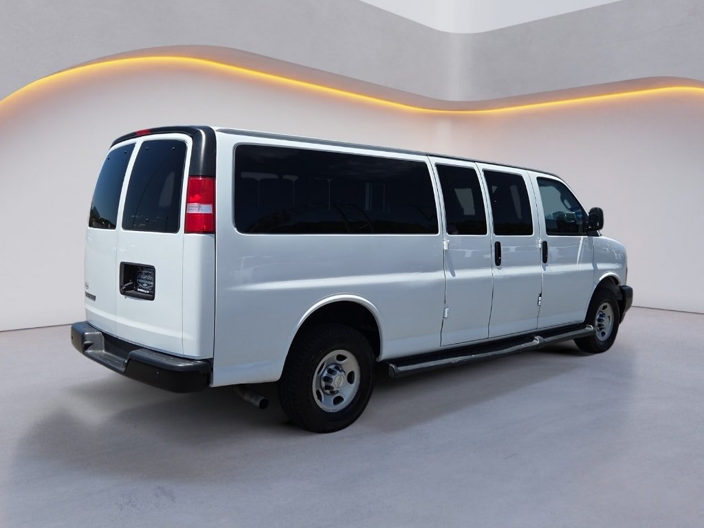 Used 2022 Chevrolet Express 3500 LS RWD image 5