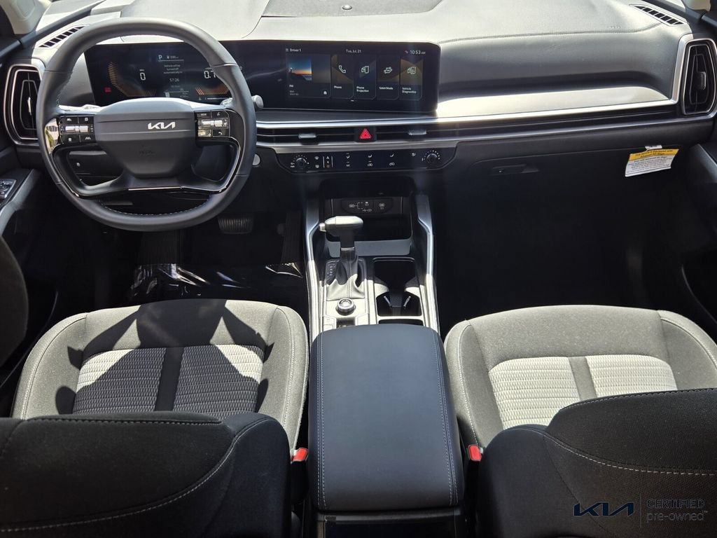 Certified 2026 Kia Sorento LX FWD image 12