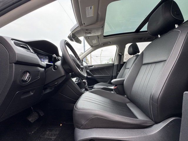 Used 2022 Volkswagen Tiguan SE image 10