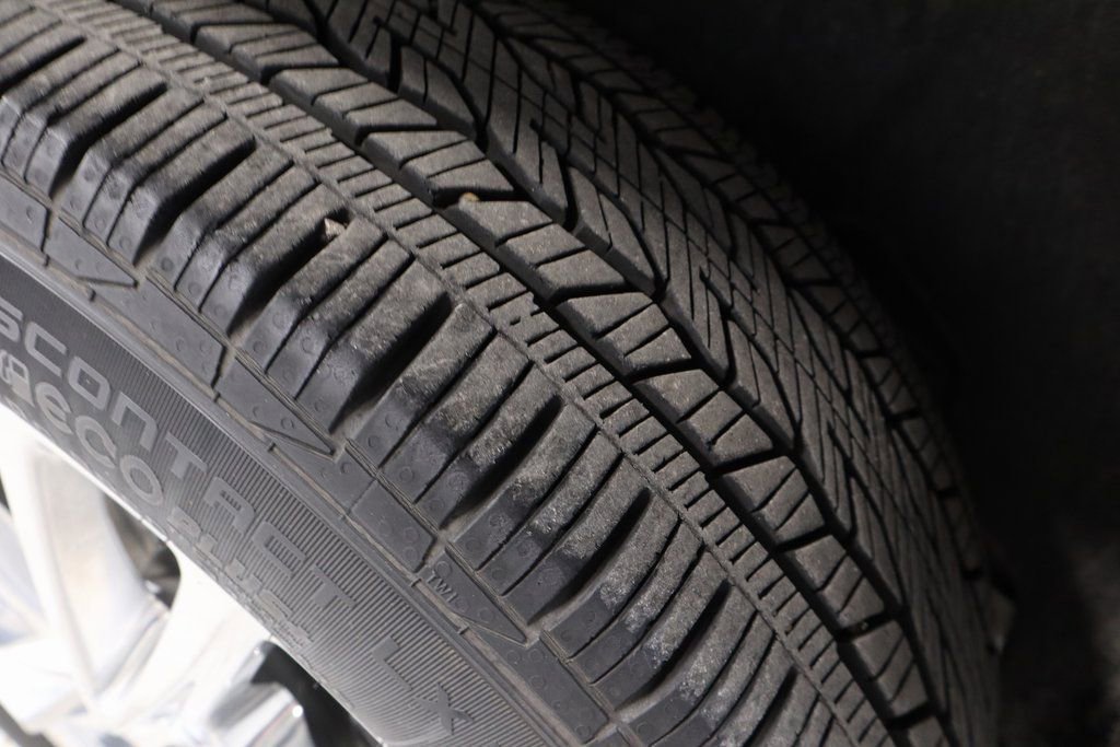 Used 2023 Buick Enclave Essence w/ Experience Buick Package image 20