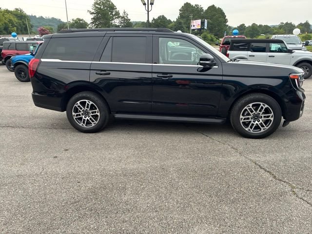 Used 2025 Ford Expedition Active AWD/4WD image 37
