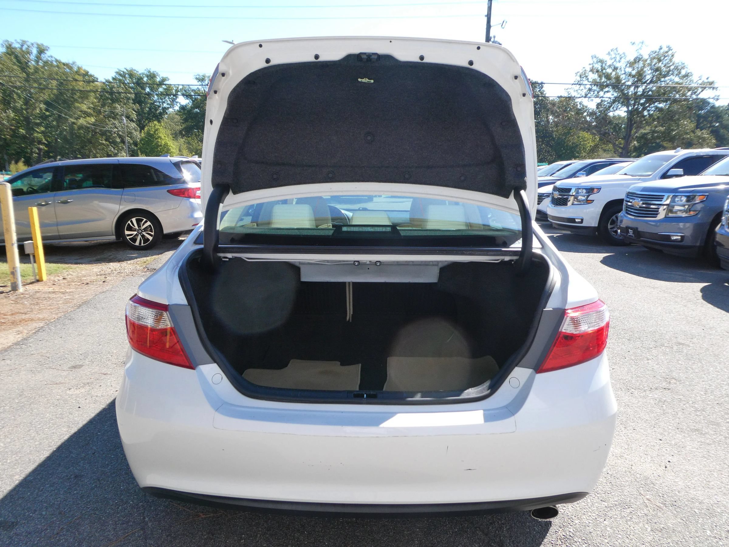 Used 2016 Toyota Camry XLE FWD image 7