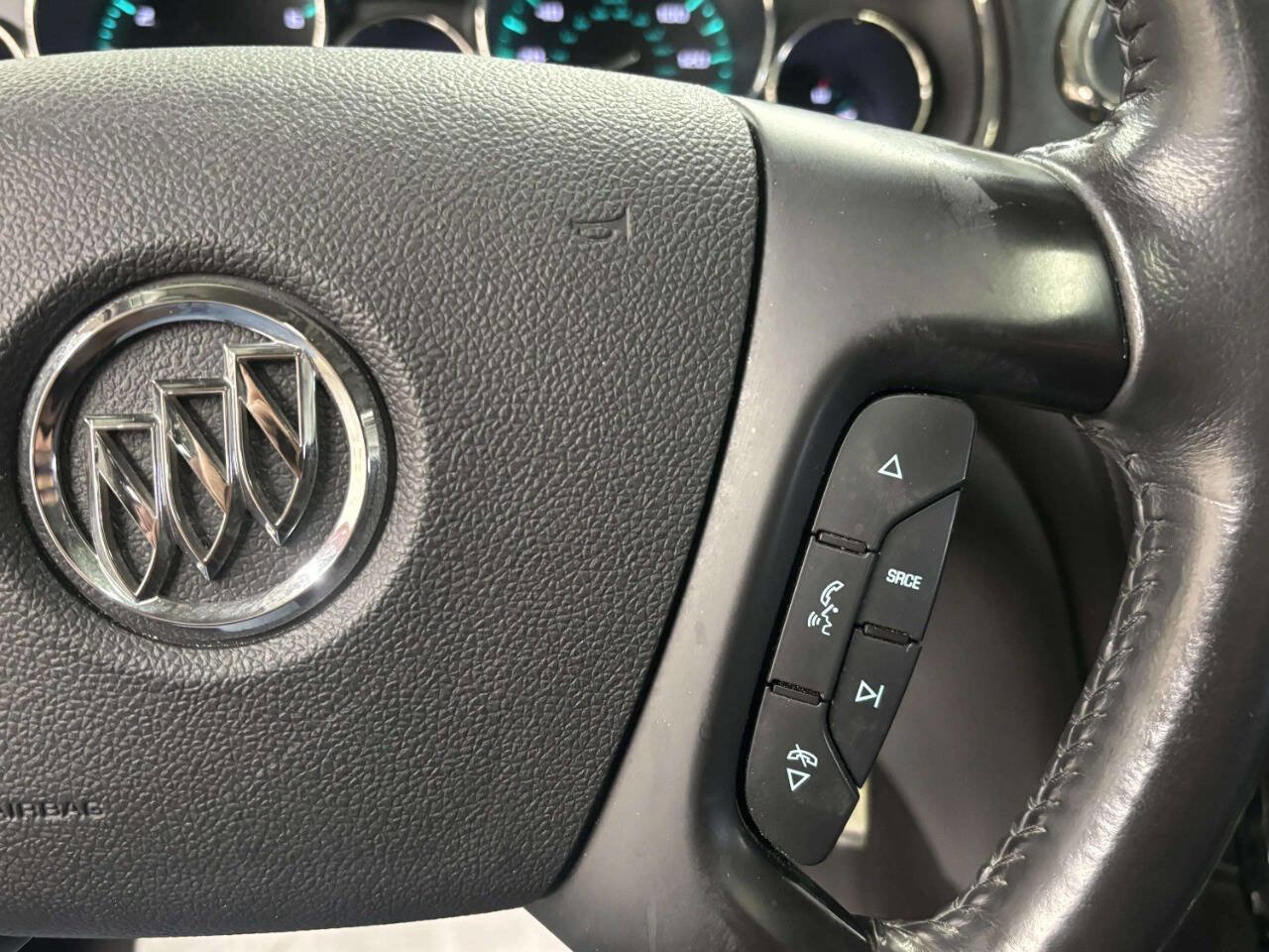 Used 2014 Buick Enclave Premium AWD/4WD image 35