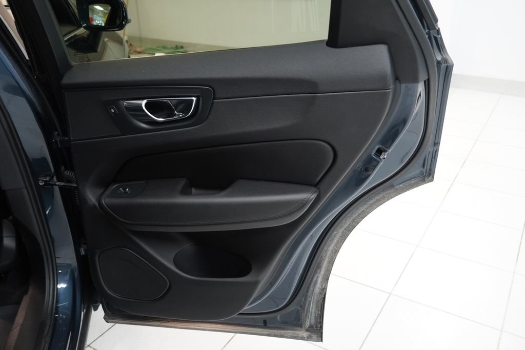Used 2020 Volvo XC60 T5 Inscription w/ Protection Package image 25