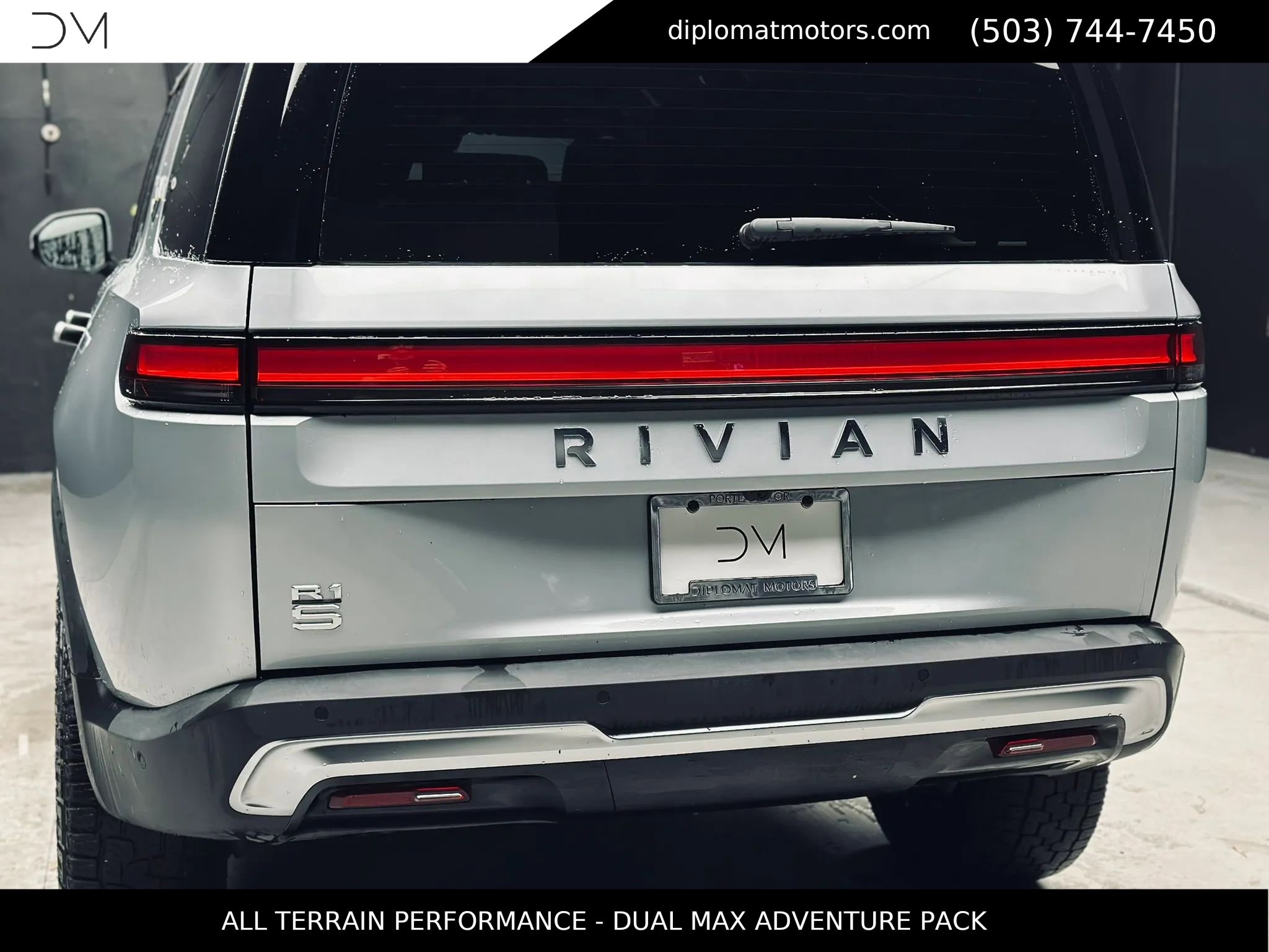 Used 2024 Rivian R1S Adventure image 16