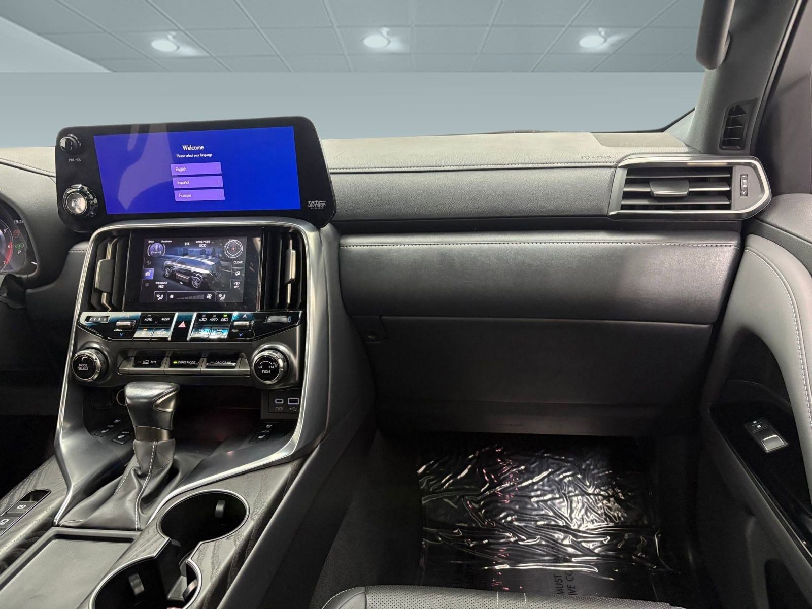 Used 2022 Lexus LX 600 4WD w/ Ultra Luxury Package image 27