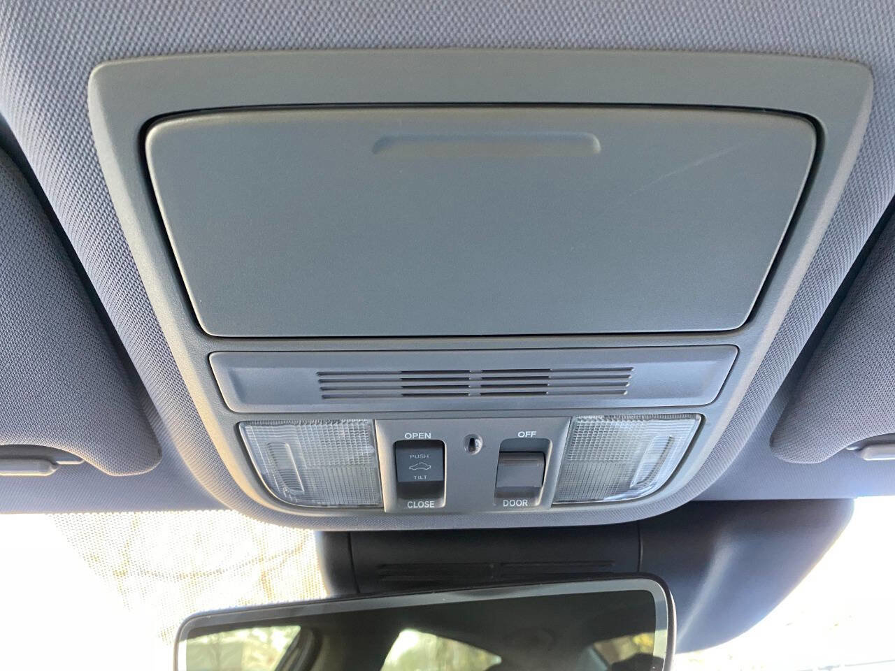 Used 2018 Honda Accord EX-L image 30