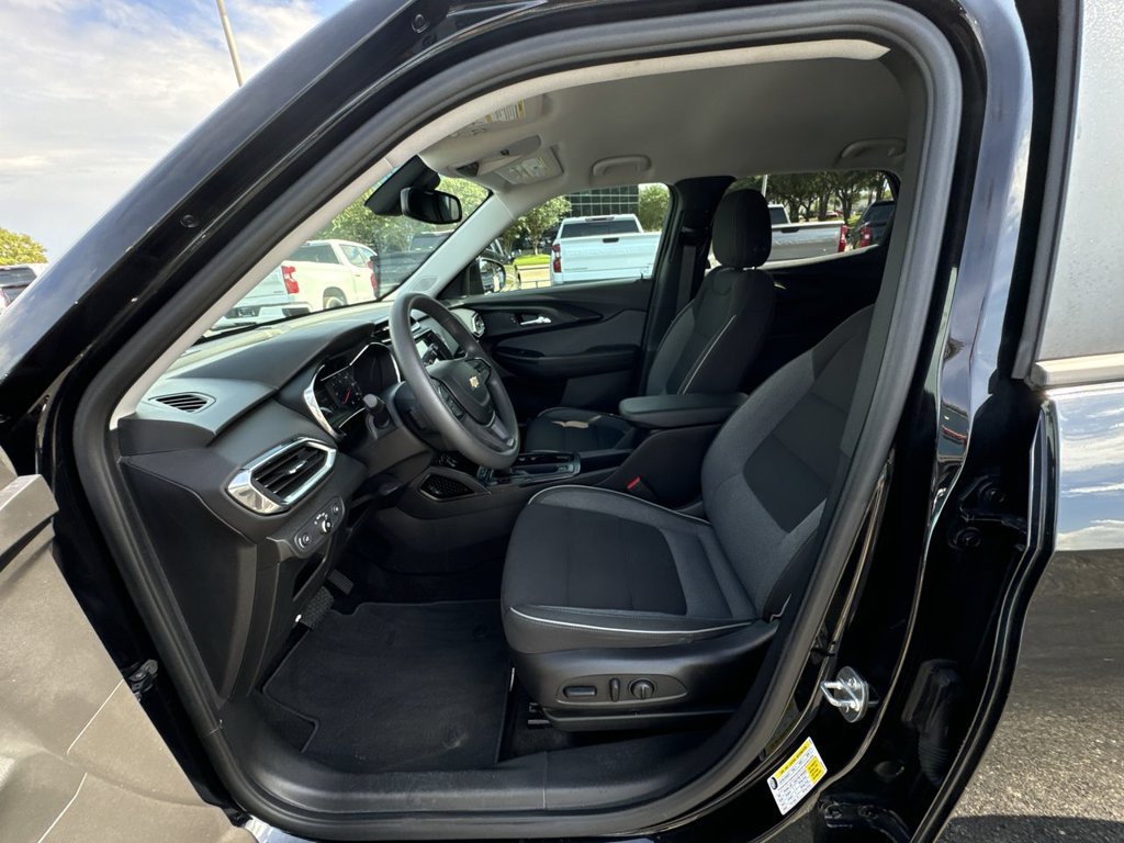 Certified 2021 Chevrolet TrailBlazer LT w/ Convenience Package FWD image 16