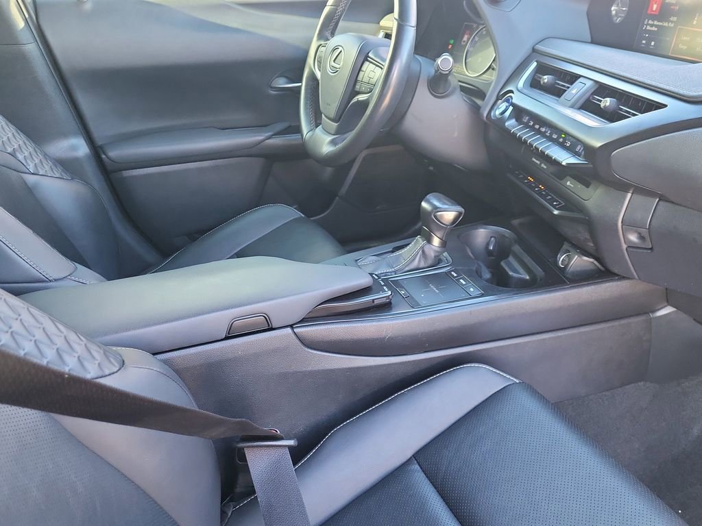 Used 2020 Lexus UX 250h w/ Premium Package image 18
