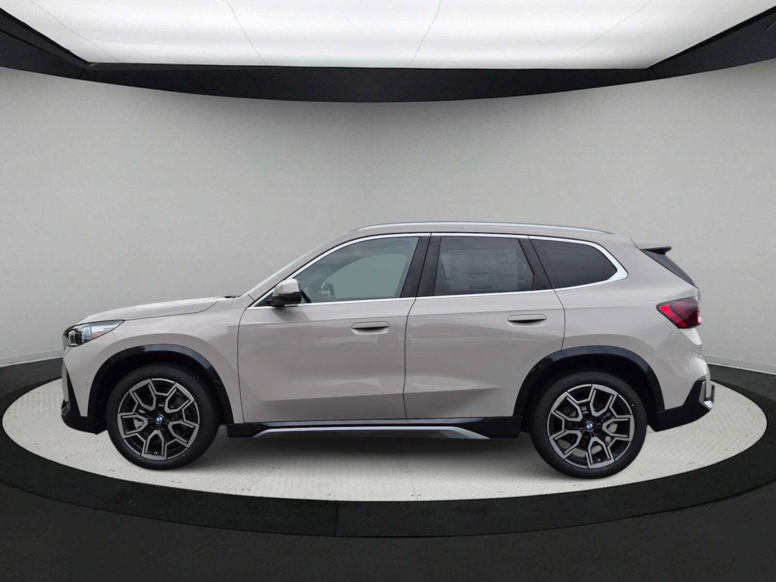 New 2026 BMW X1 xDrive28i w/ Technology Package AWD/4WD image 5