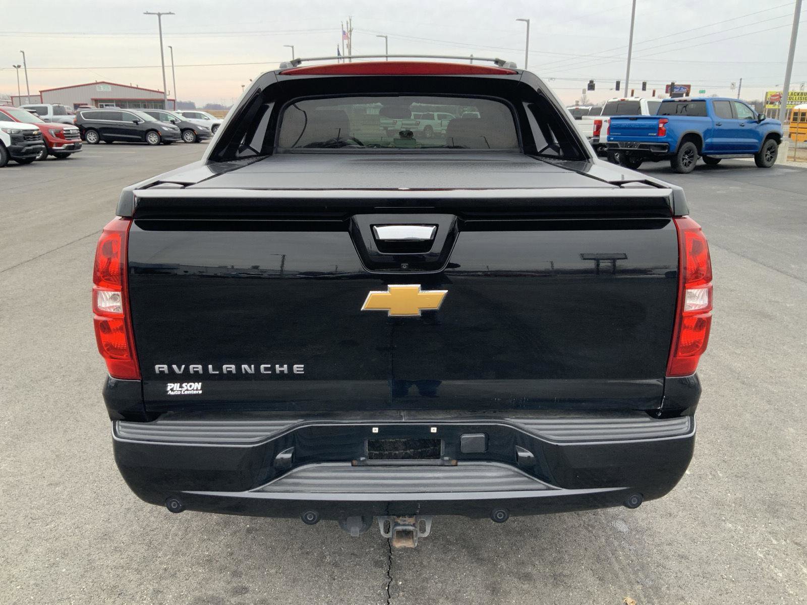 Used 2013 Chevrolet Avalanche LTZ image 11