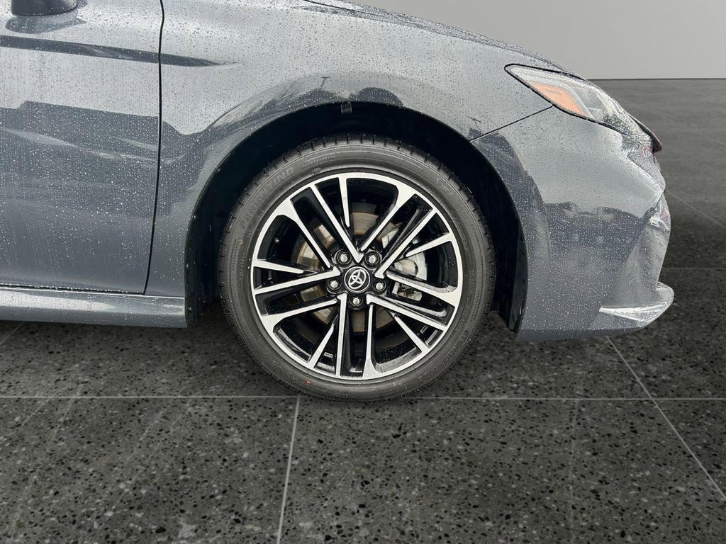 Used 2025 Toyota Camry XLE image 9