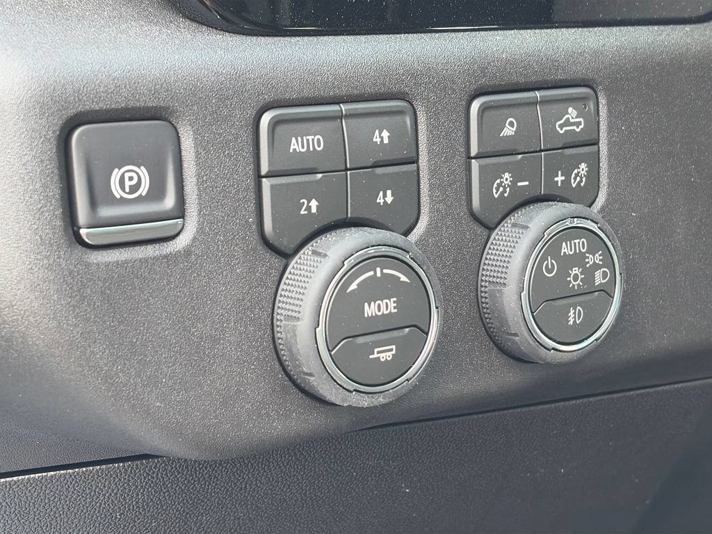 Used 2026 Chevrolet Silverado 2500 High Country AWD/4WD image 20