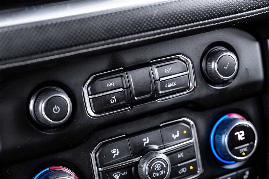 Used 2022 Chevrolet Suburban Premier image 23