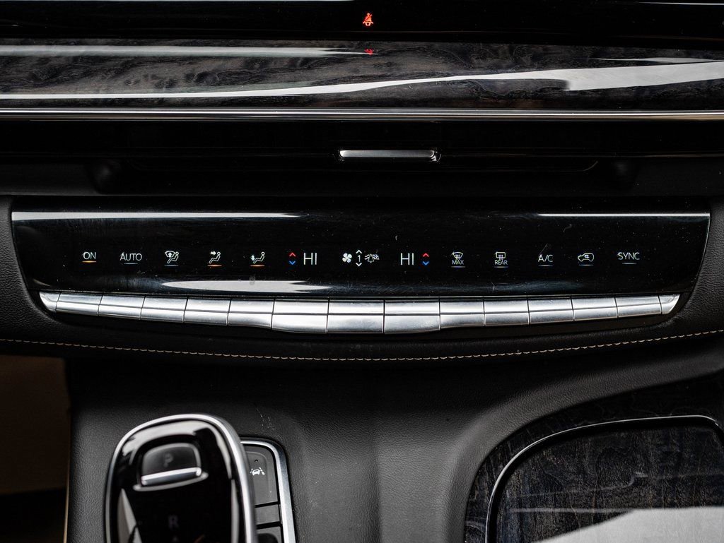 Used 2021 Cadillac Escalade ESV Premium Luxury image 39