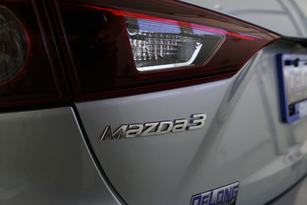 Used 2017 MAZDA MAZDA3 Sport FWD image 11