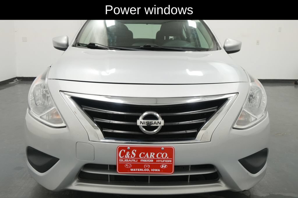 Used 2017 Nissan Versa SV FWD image 2