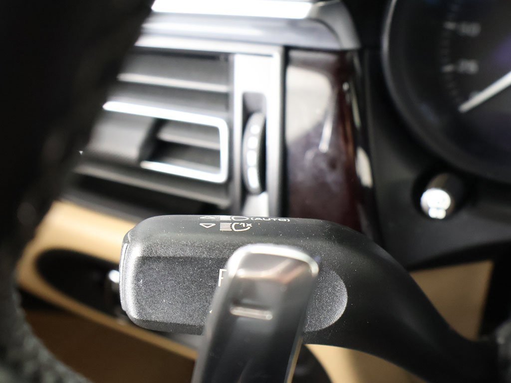 Used 2022 Porsche Macan image 40