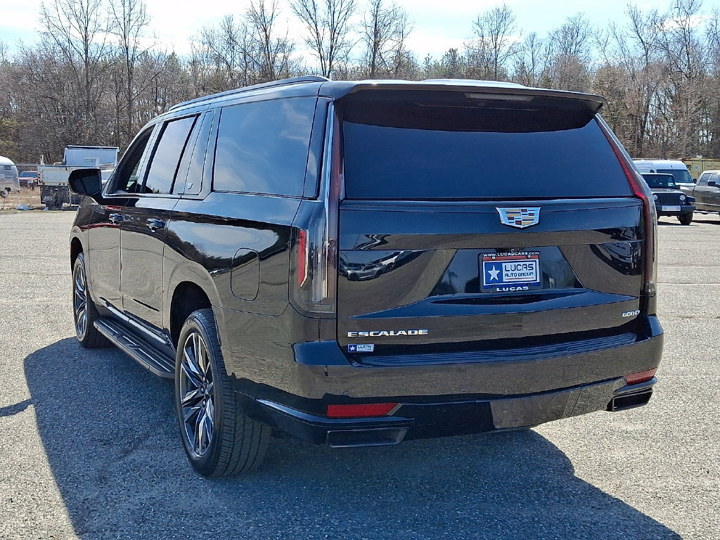 Used 2023 Cadillac Escalade ESV Sport AWD/4WD image 9