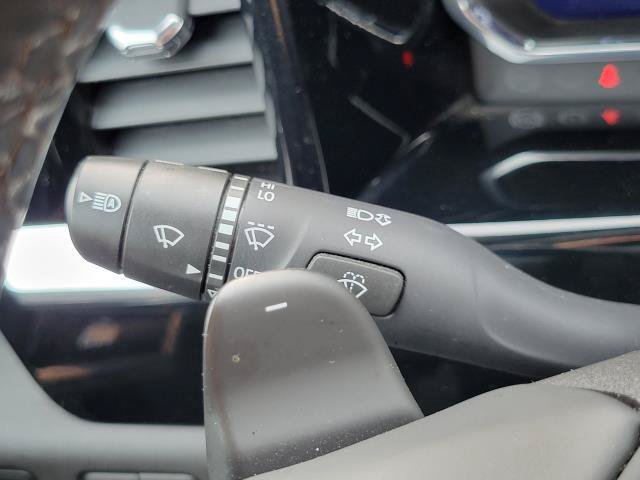 Used 2023 Chevrolet Silverado 1500 RST AWD/4WD image 16