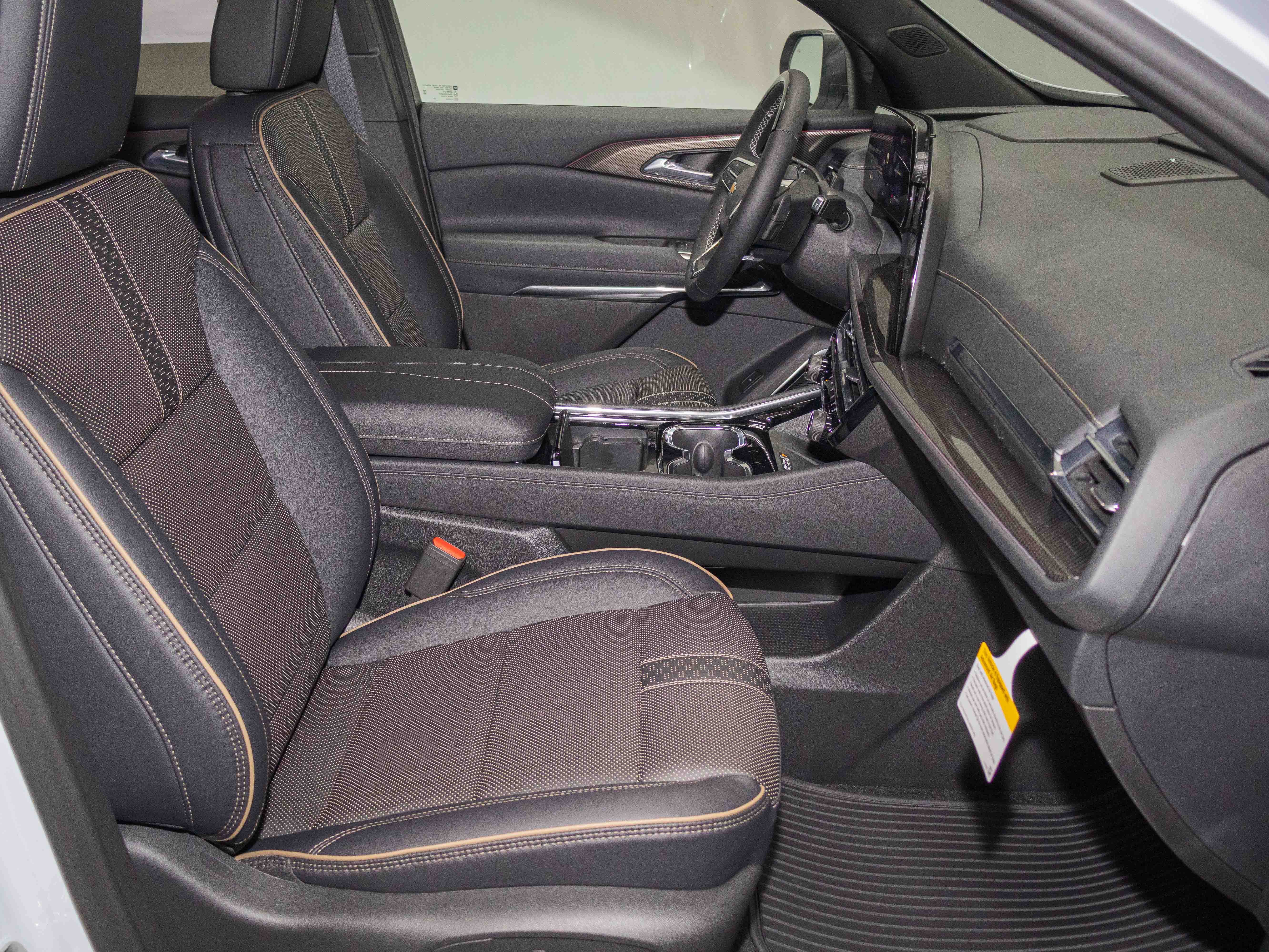 New 2026 Chevrolet Traverse High Country FWD image 14