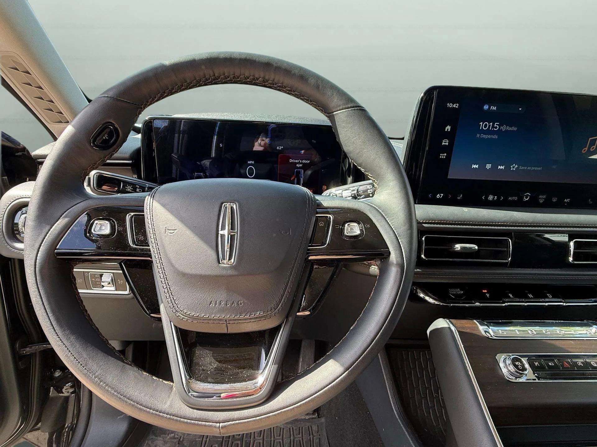 Used 2025 Lincoln Aviator Reserve w/ Illumination Package image 35