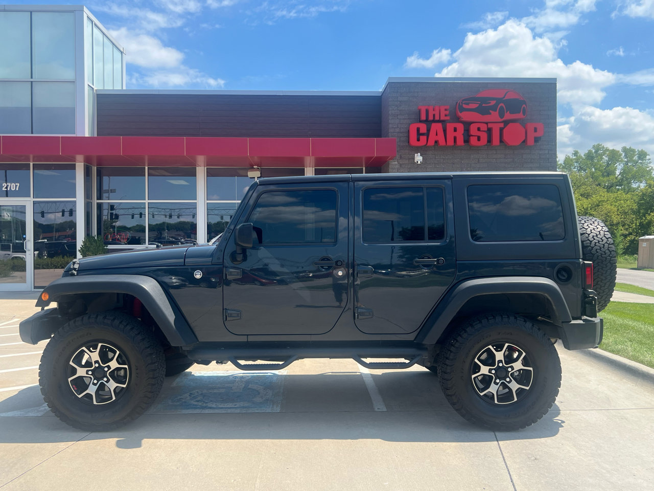 Used 2017 Jeep Wrangler Unlimited Rubicon w/ Connectivity Group