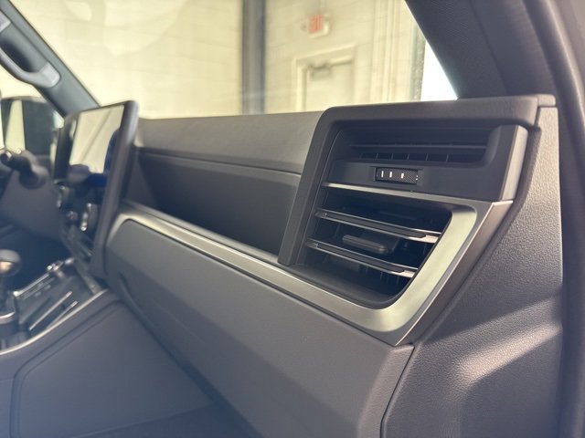 Used 2025 Lexus GX 550 w/ Cold Area Package image 60