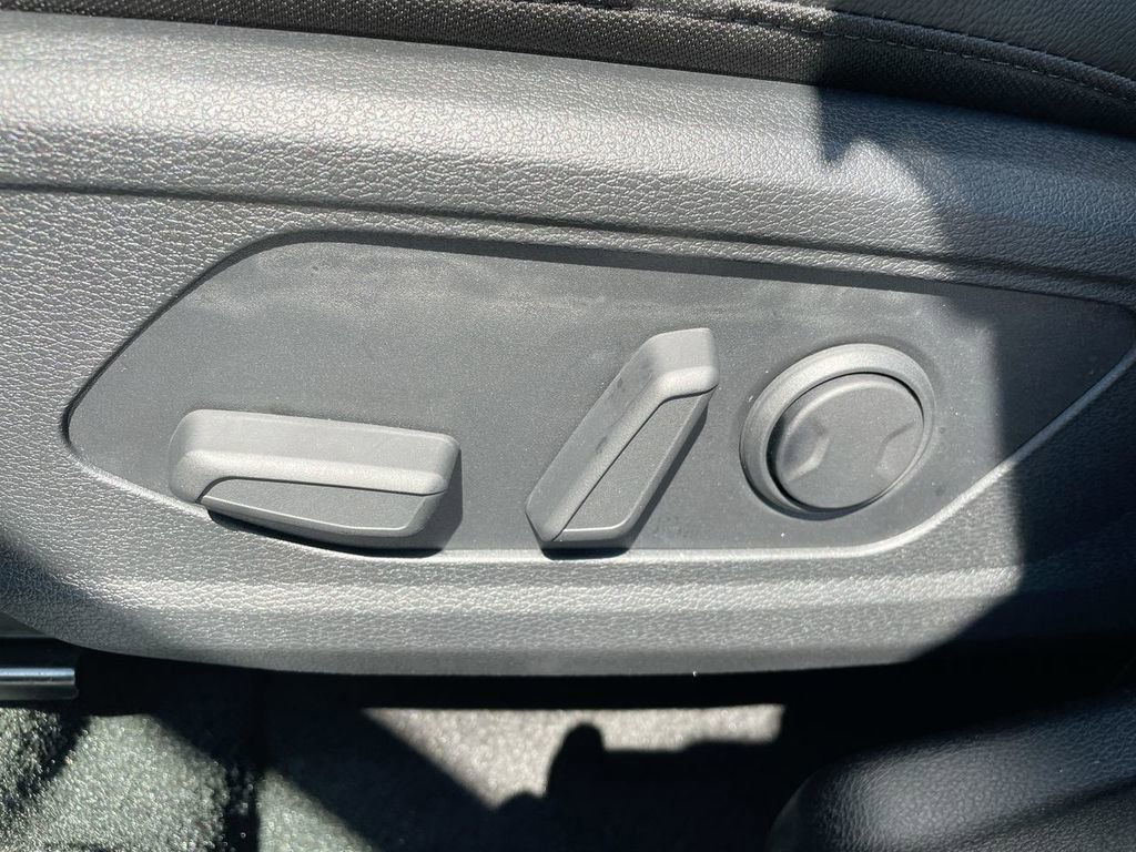 Used 2025 Kia Sportage X-Line image 38