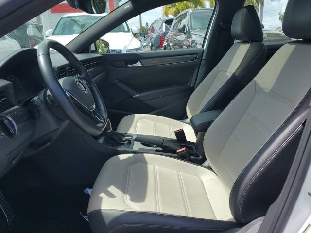 Used 2021 Volkswagen Passat 2.0T R-Line image 11