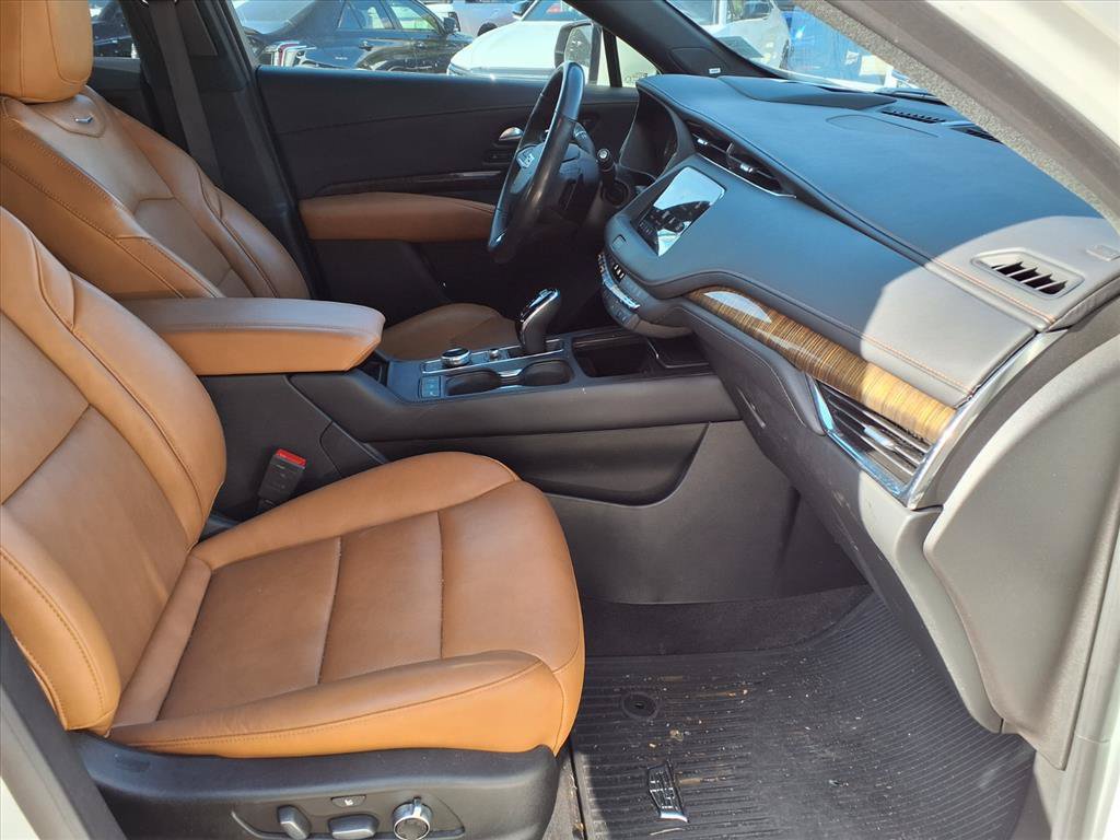 Used 2023 Cadillac XT4 Sport FWD image 9