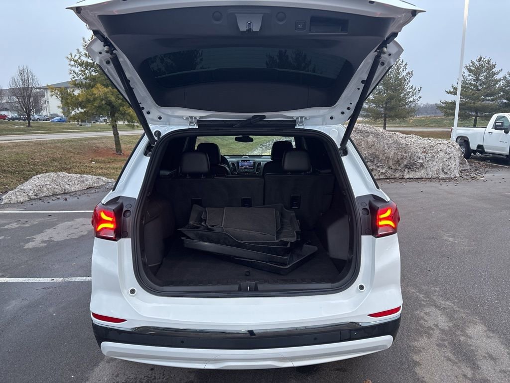 Used 2023 Chevrolet Equinox RS w/ RS Leather Package image 12