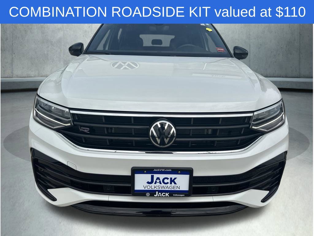Used 2024 Volkswagen Tiguan SE R-Line AWD/4WD image 11