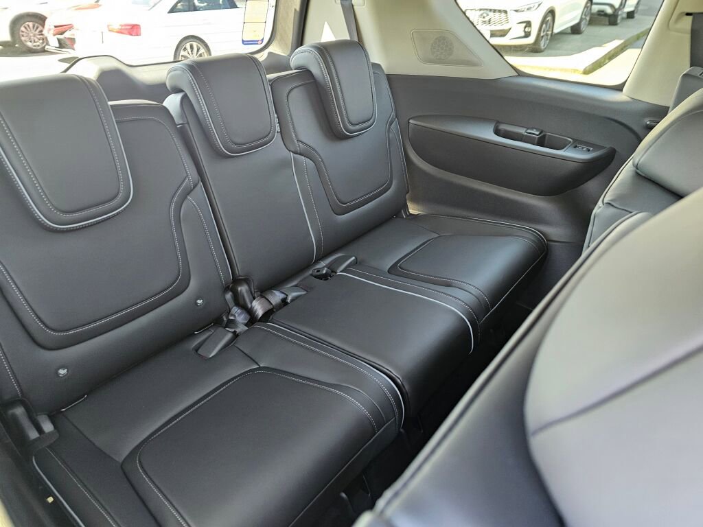 New 2025 INFINITI QX80 Luxe image 17