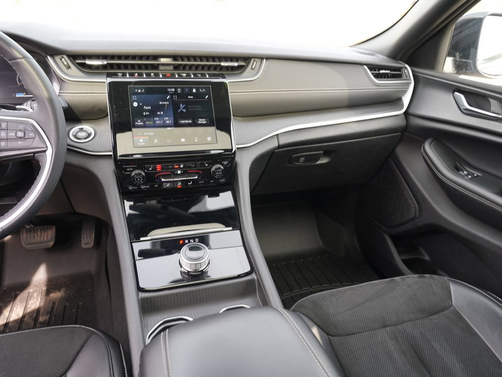 Used 2024 Jeep Grand Cherokee Altitude AWD/4WD image 19