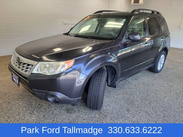 Used 2013 Subaru Forester 2.5X Premium w/ All-Weather Plus Pkg AWD/4WD image 2
