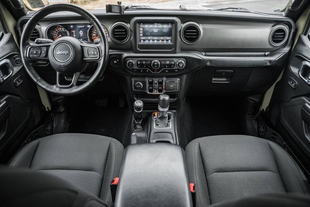 Used 2022 Jeep Gladiator Willys image 28