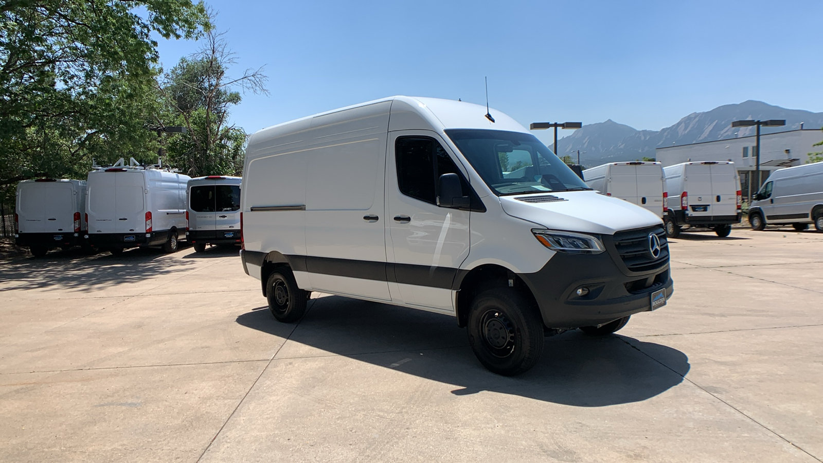 Used 2025 Mercedes-Benz Sprinter 2500 image 7