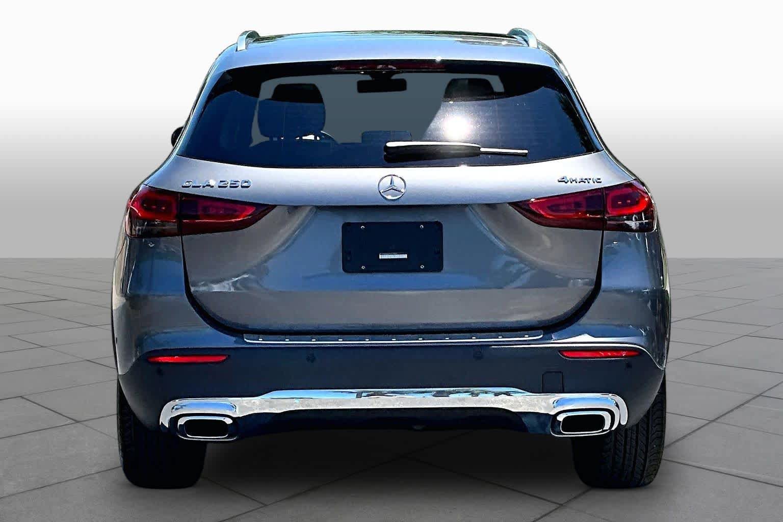 Used 2023 Mercedes-Benz GLA 250 4MATIC w/ Premium Package image 5