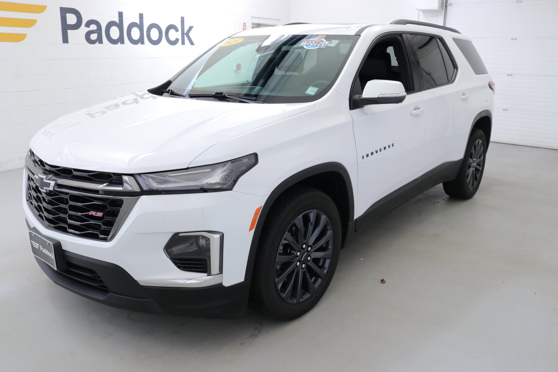 Used 2023 Chevrolet Traverse RS image 3
