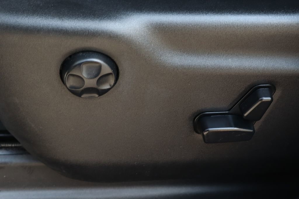 Used 2019 Jeep Grand Cherokee Altitude image 18