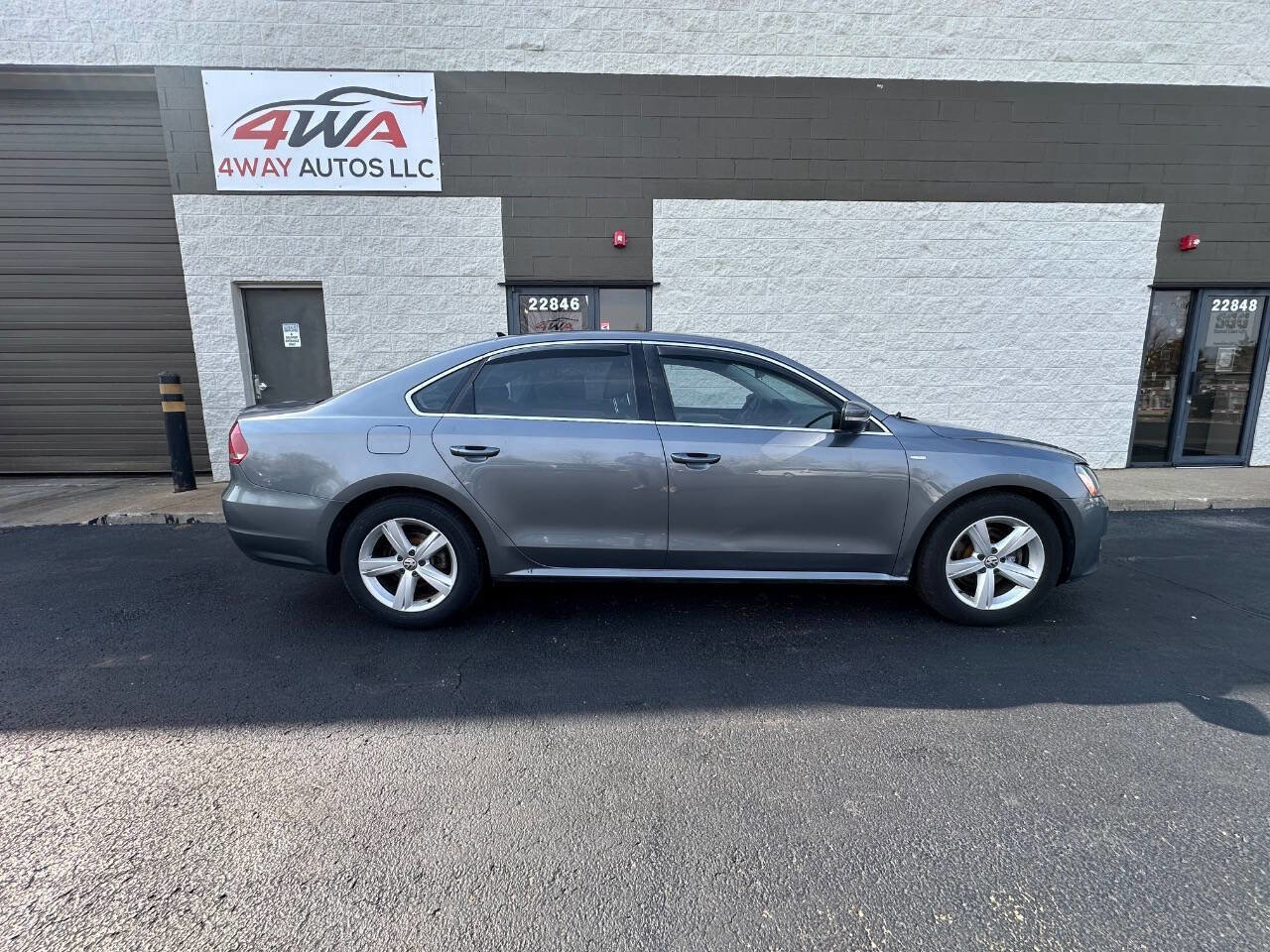 Used 2014 Volkswagen Passat 1.8T Wolfsburg Edition FWD image 4