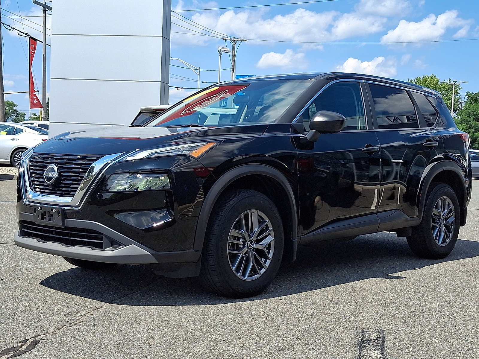 Certified 2023 Nissan Rogue S AWD/4WD image 3