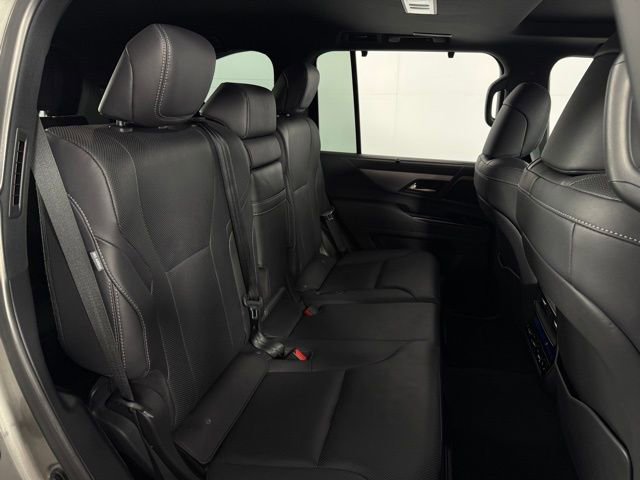Used 2023 Lexus LX 600 F Sport image 17
