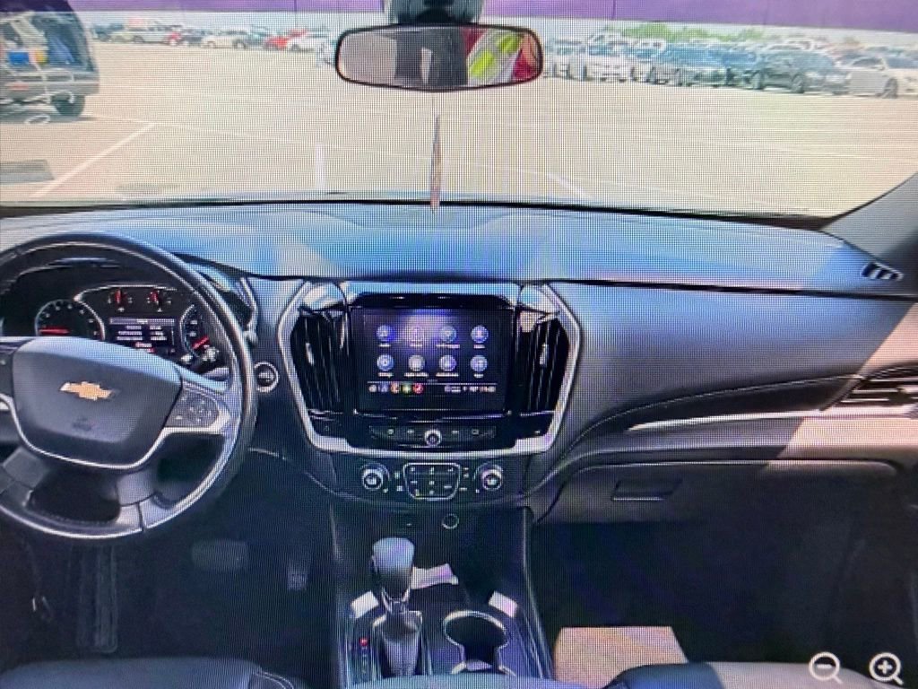 Used 2022 Chevrolet Traverse LT FWD image 5